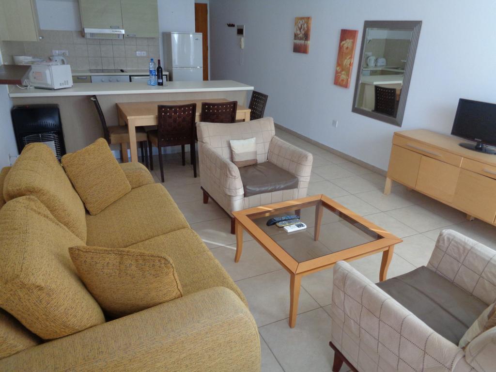 Blue Oasis Gardens Apartment Limassol Exterior photo